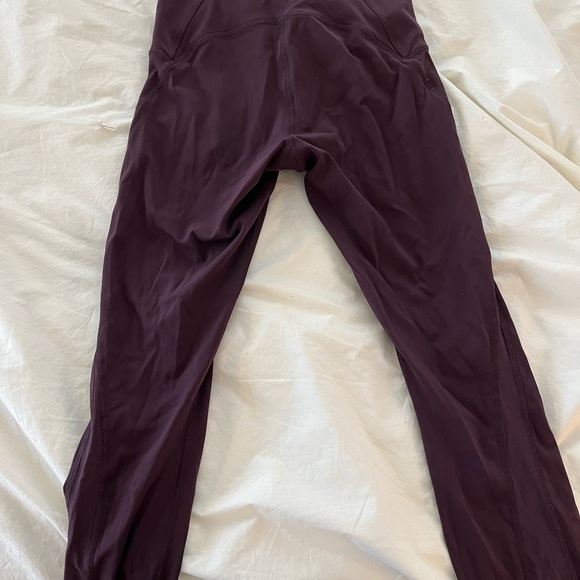 Lululemon 7/8 crop leggings with mesh - Picture 3 of 5